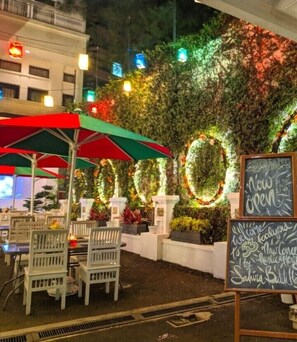 Terrace/patio - Sahira Butik Hotel (Bogor)