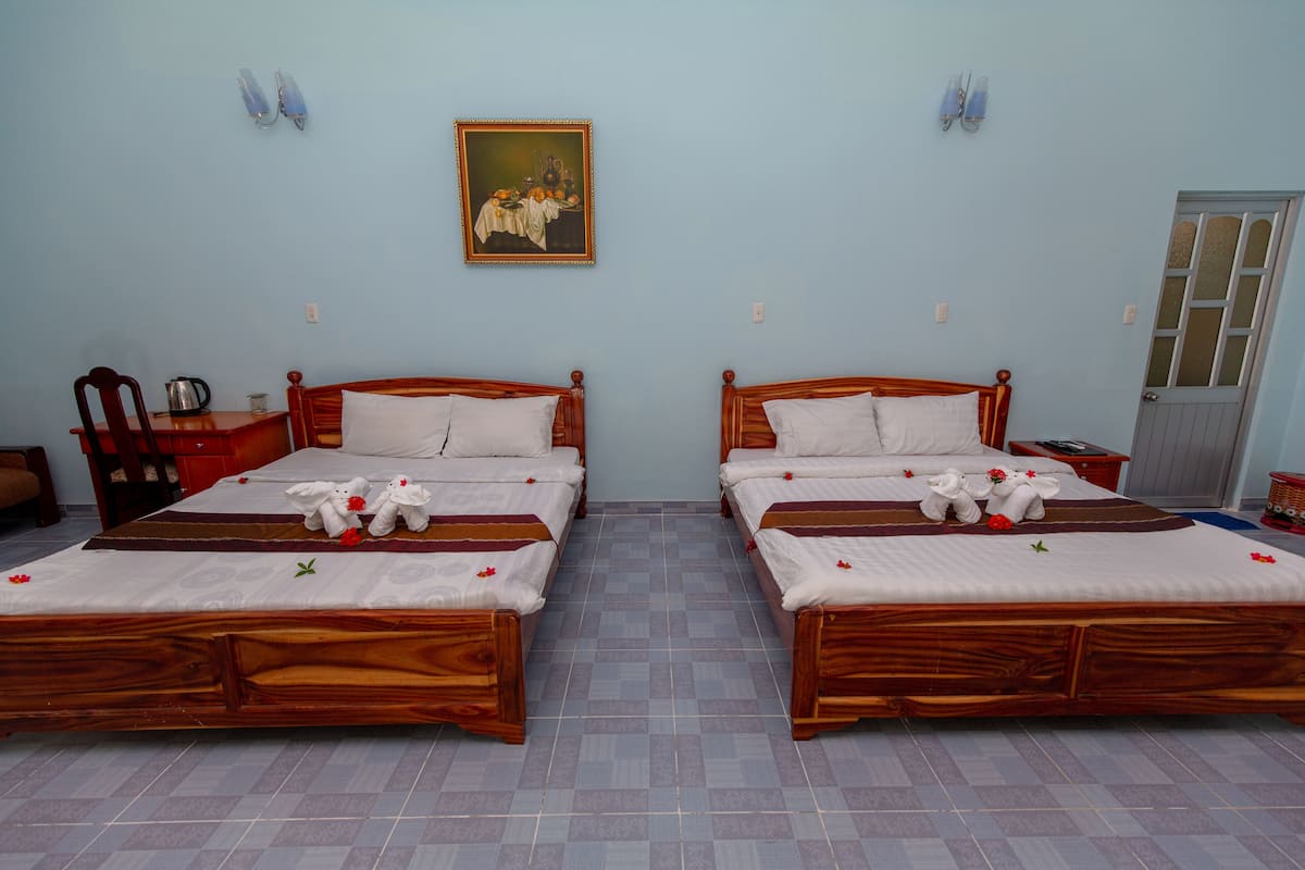Soundproofing, rollaway beds, free WiFi