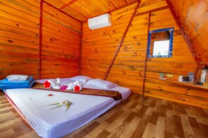Soundproofing, rollaway beds, free WiFi - Saint Mary Beach Resort (Phan Thiet)