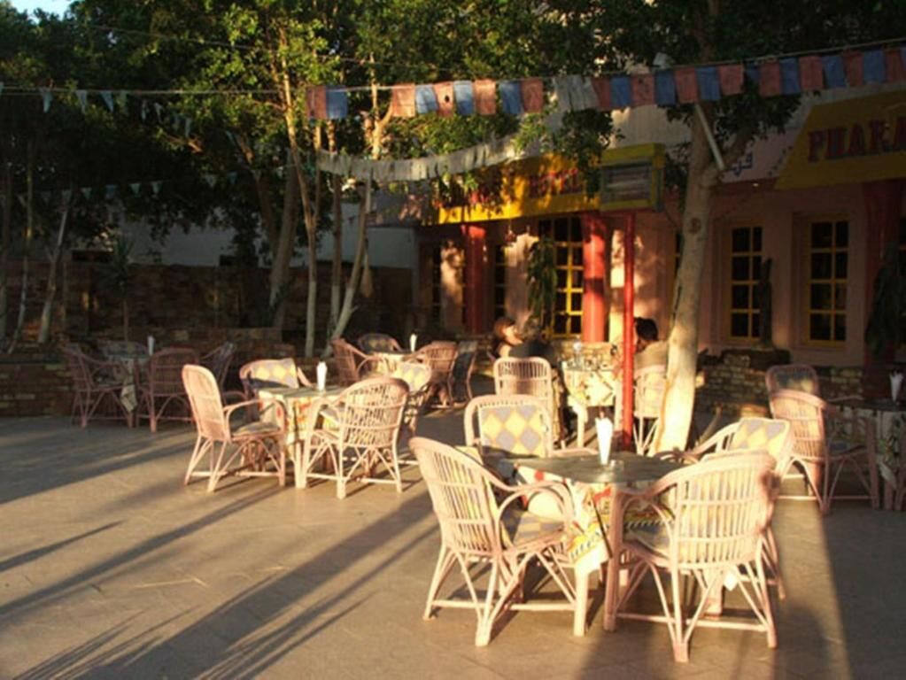 Photo - Pharaohs Hotel