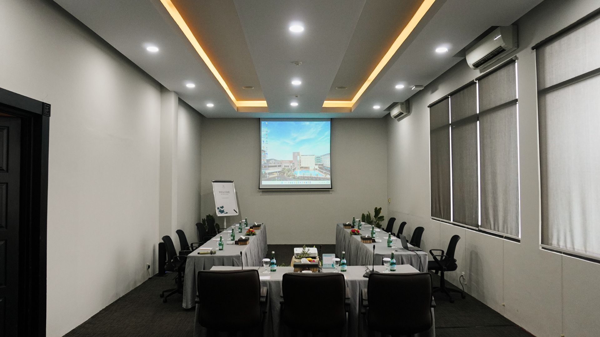 Meeting facility