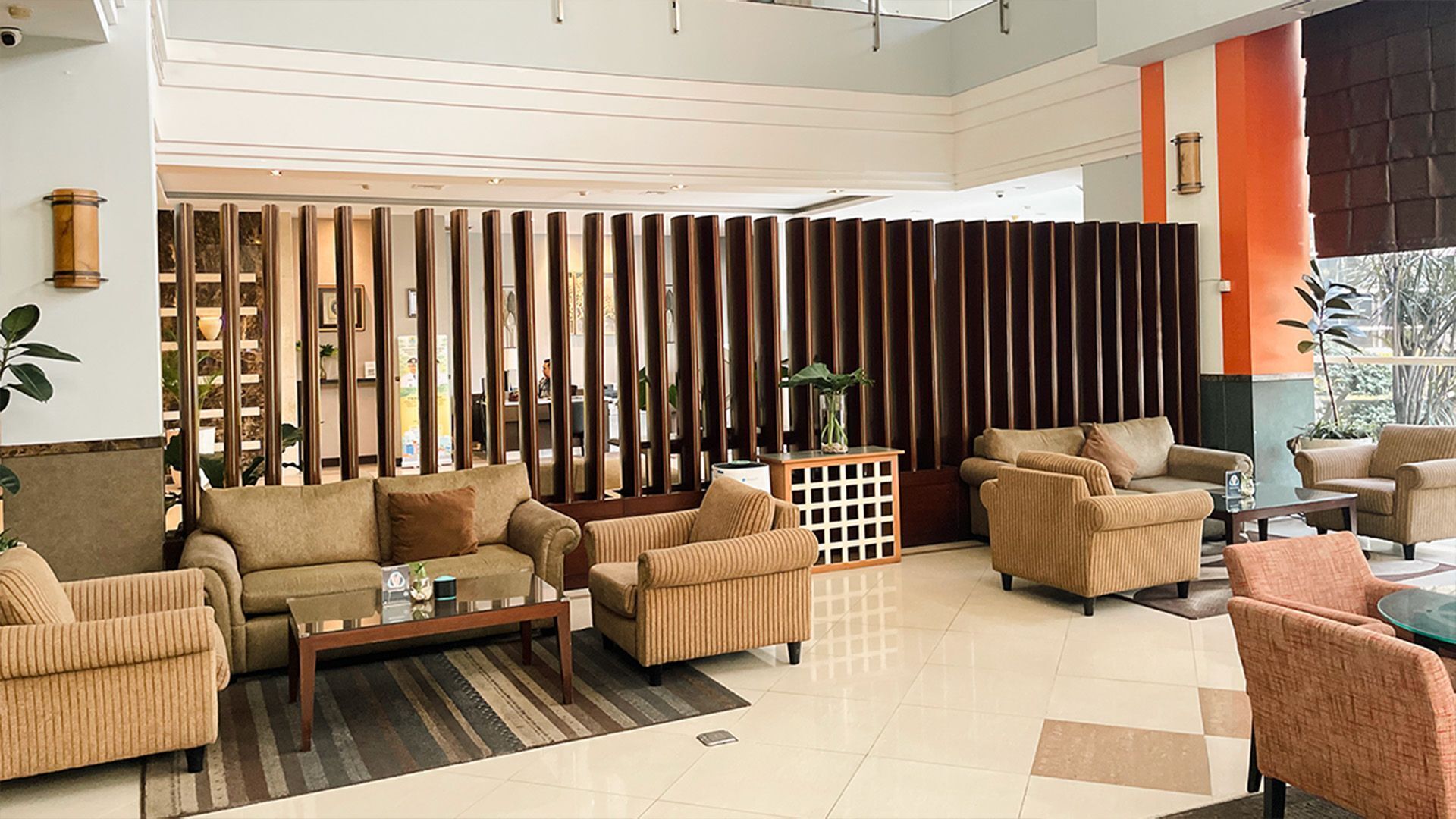 Breakfast, lunch, dinner served; international cuisine 