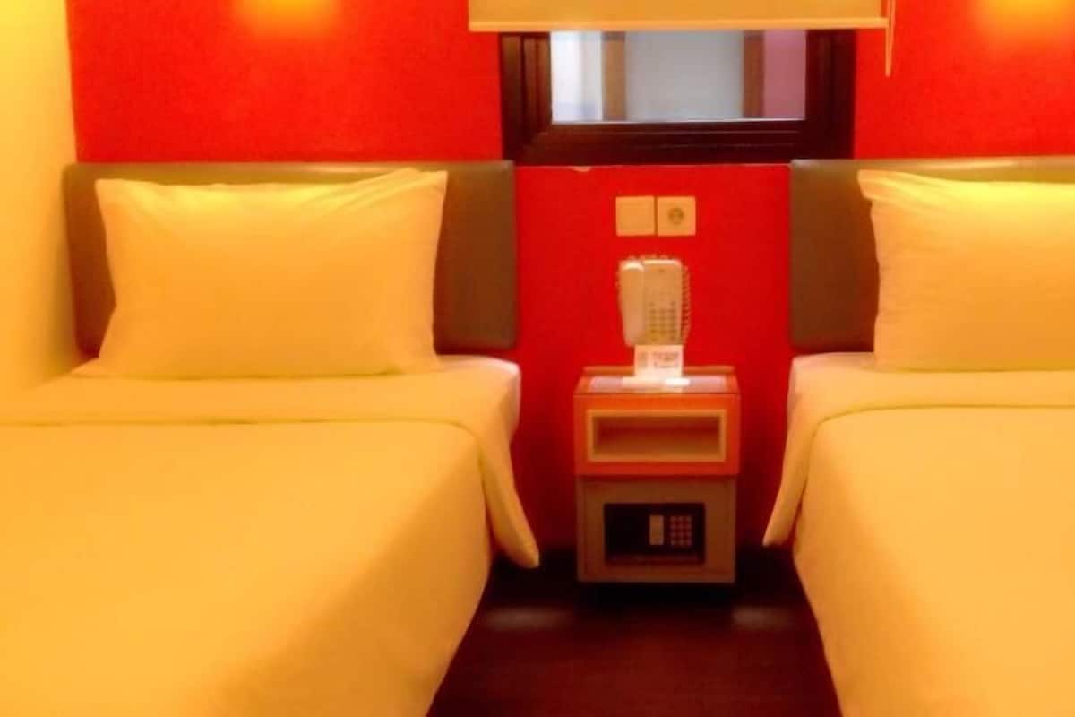 In-room safe, desk, free WiFi, bed sheets