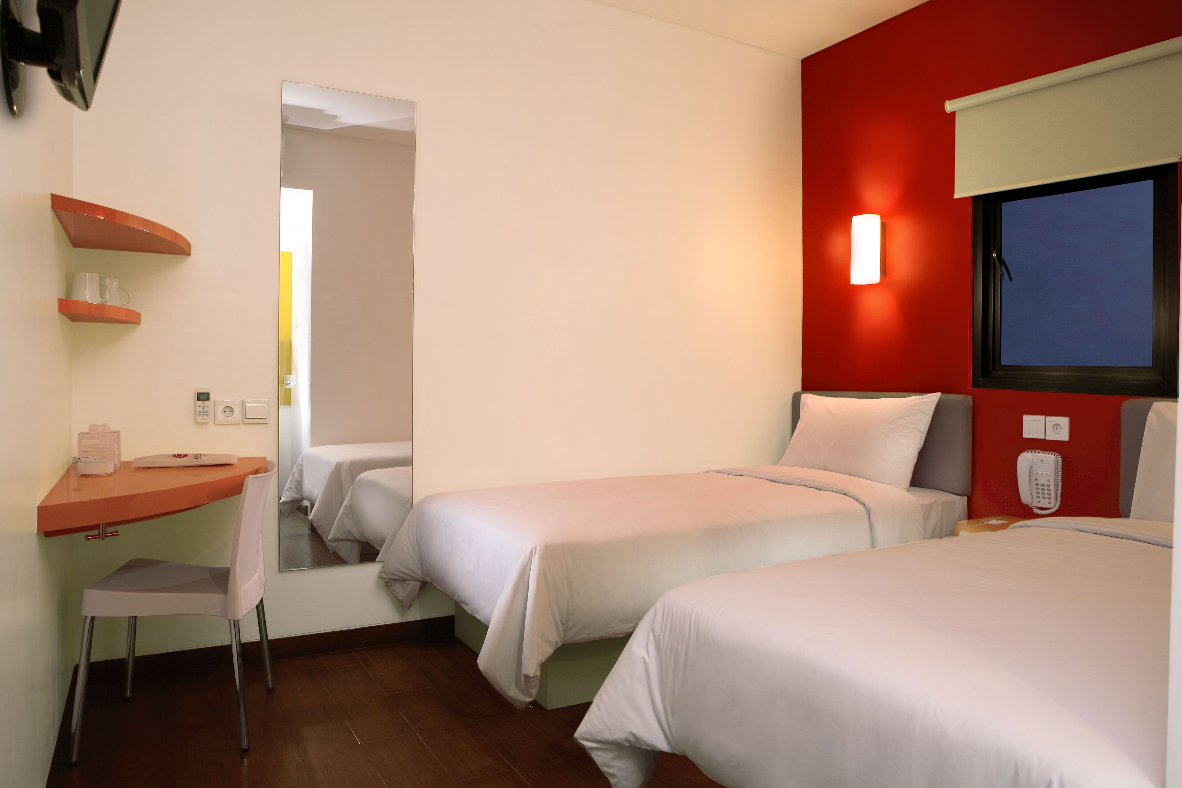 In-room safe, desk, free WiFi, bed sheets