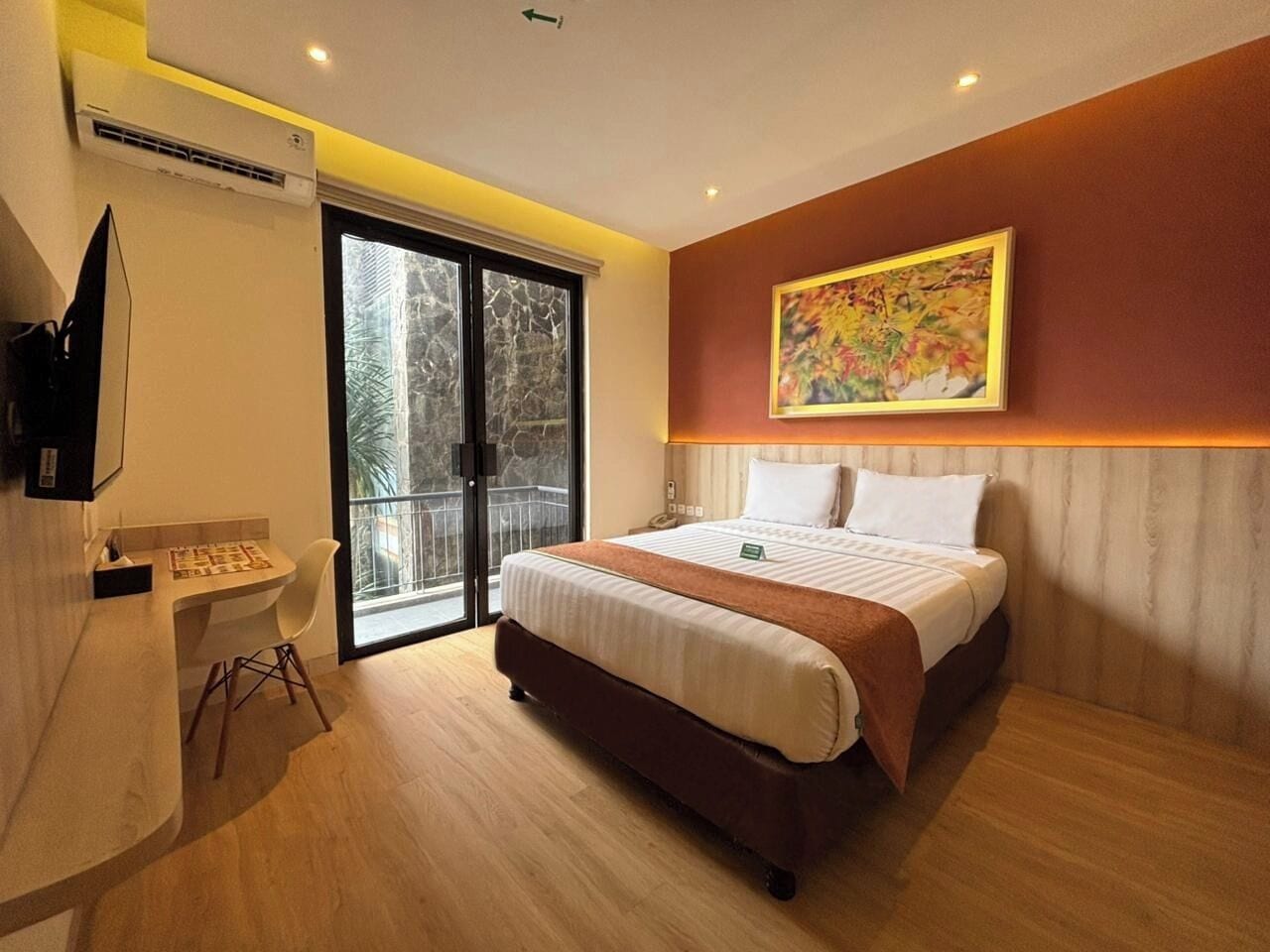 Executive Double Room, 1 Queen Bed, Balcony | Desk, laptop workspace, blackout drapes, iron/ironing board