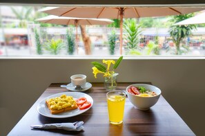 Restaurant - LeGreen Suite Pejompongan (Jakarta)