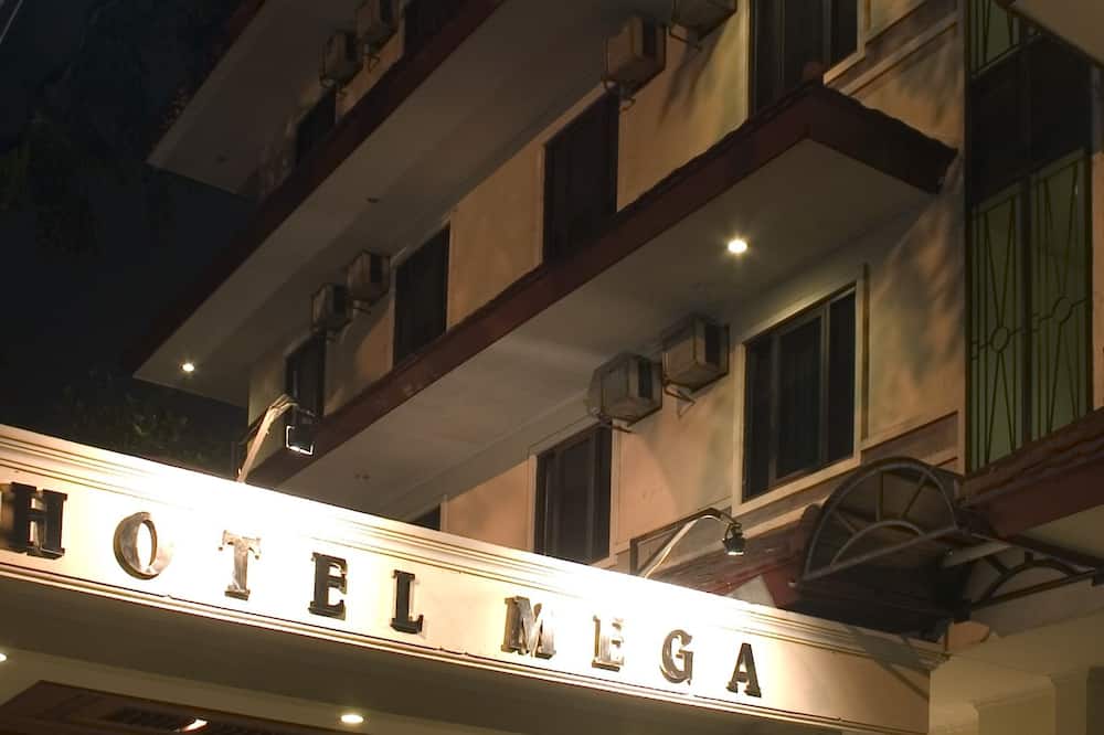Hotel Mega Proklamasi