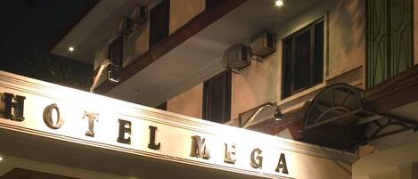 Façade de l’hébergement - soirée/nuit