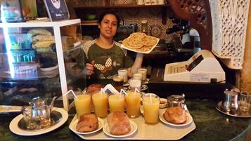 Free daily full breakfast