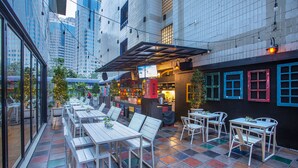 Breakfast, lunch and dinner served  - 1O1 URBAN Jakarta Thamrin (Jakarta)