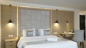 Junior Studio Suite, Pool View | In-room safe, desk, soundproofing, free WiFi