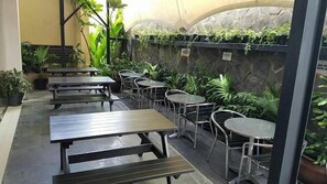 Breakfast, lunch and dinner served - V Hotel Tebet, Jakarta (Jakarta)