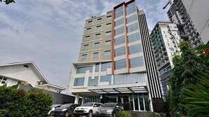 Exterior - V Hotel Tebet, Jakarta (Jakarta)