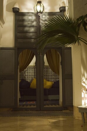 Shower, free toiletries, hair dryer, towels - Dar Touyir (Marrakech)