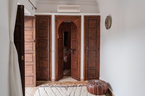 Deluxe Double or Twin Room | Premium bedding, individually decorated, individually furnished - Riad of the Moon (Marrakech)