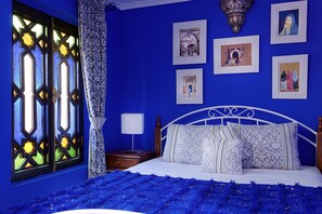 Standard Double Room | In-room safe, individually decorated, desk, blackout drapes - Riad 58 Blu (Marrakech)