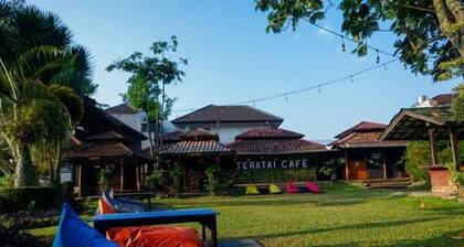 Taman Sari Hotel Dan Resort