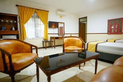 Taman Sari Hotel Dan Resort