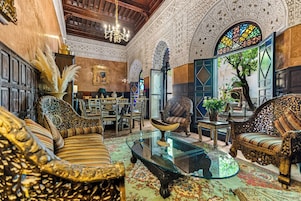 Sala de estar en el lobby