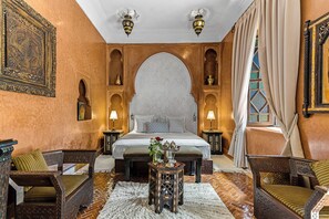 Suite | In-room safe, individually decorated, individually furnished