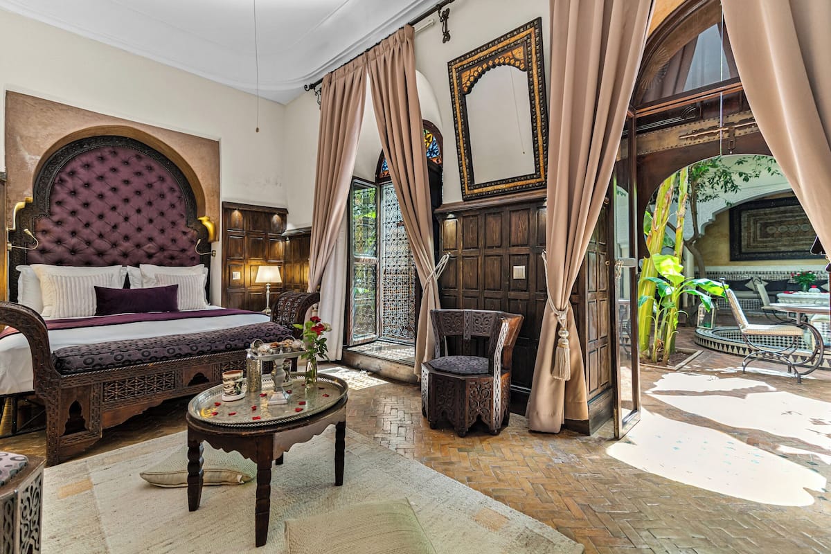 Standardværelse - stueetage | Pengeskab på værelset, individuelt design, individuel indretning