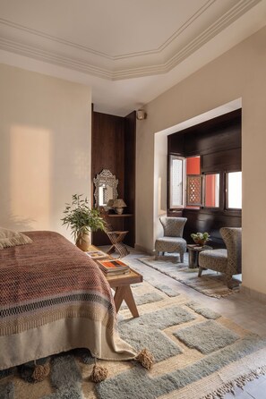 Suite – deluxe | Sengetøy i egyptisk bomull, sengetøy av topp kvalitet og safe på rommet