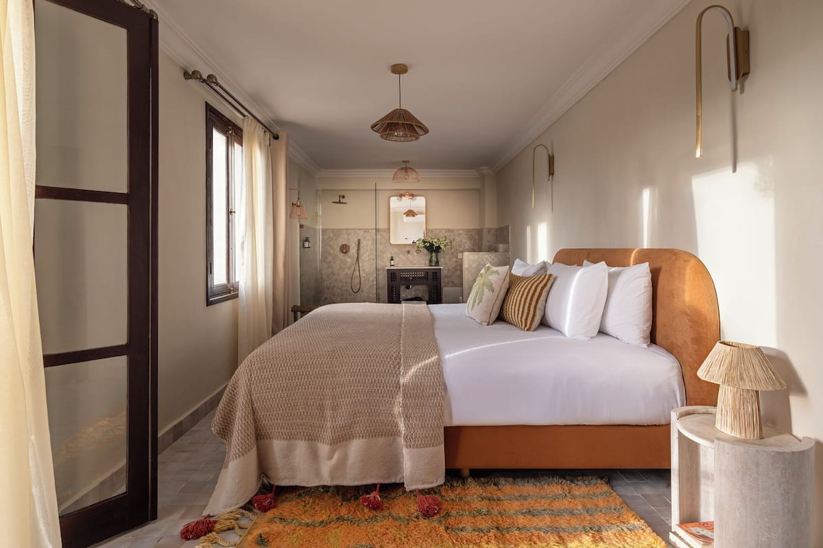 Suite | Egyptian cotton sheets, premium bedding, in-room safe