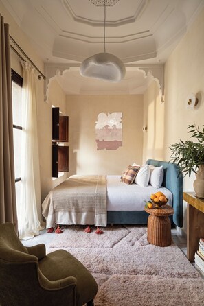 Egyptian cotton sheets, premium bedding, in-room safe -  Riad Dar des Arts (Marrakech)