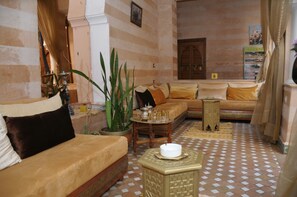 Lobby sitting area - Riad Schanez (Marrakech)
