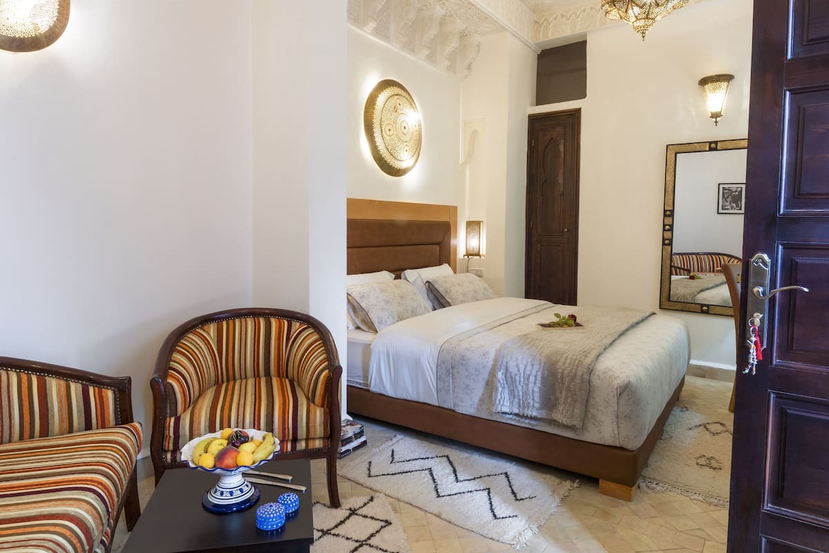 Suite Luxe | Minibar, coffres-forts dans les chambres, bureau, Wi-Fi gratuit