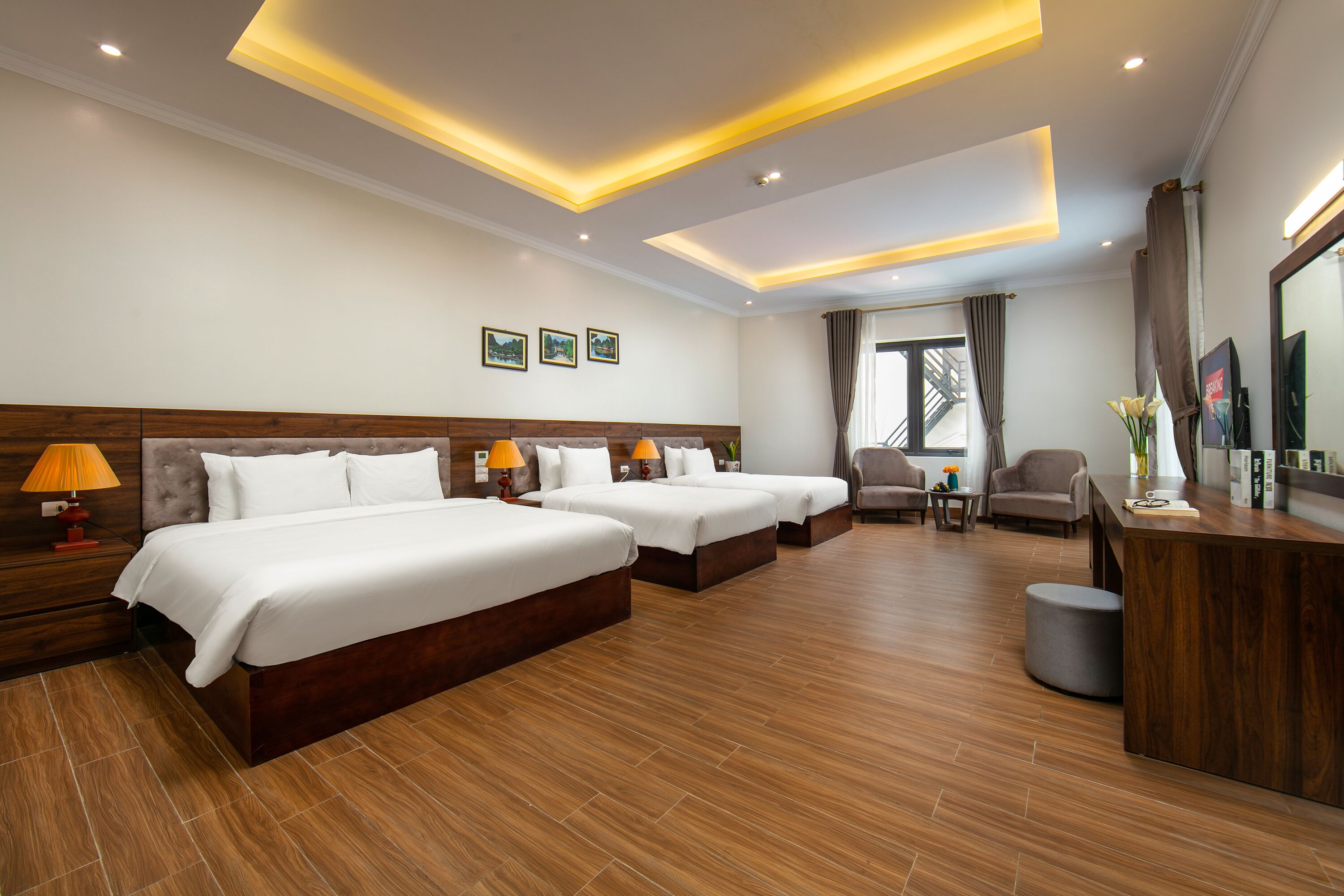 in-room safe, desk, laptop workspace, soundproofing