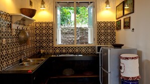 Silver Villa (Pearl) | Private kitchenette - Villa Pondok Terra (Yogyakarta)