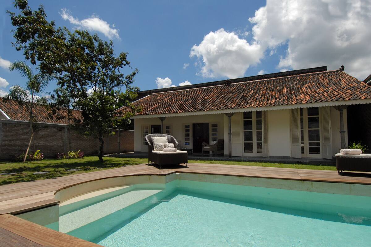 Gold Villa