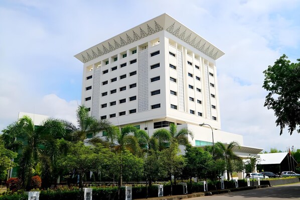 Exterior - Grand Mahkota Hotel Pontianak (PONTIANAK)