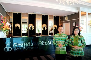 Lobby - Grand Mahkota Hotel Pontianak (PONTIANAK)