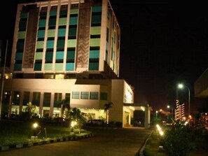 Exterior - Grand Mahkota Hotel Pontianak (PONTIANAK)