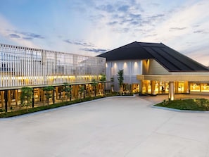 Exterior - Novotel Pontianak Convention Centre (Pontianak)