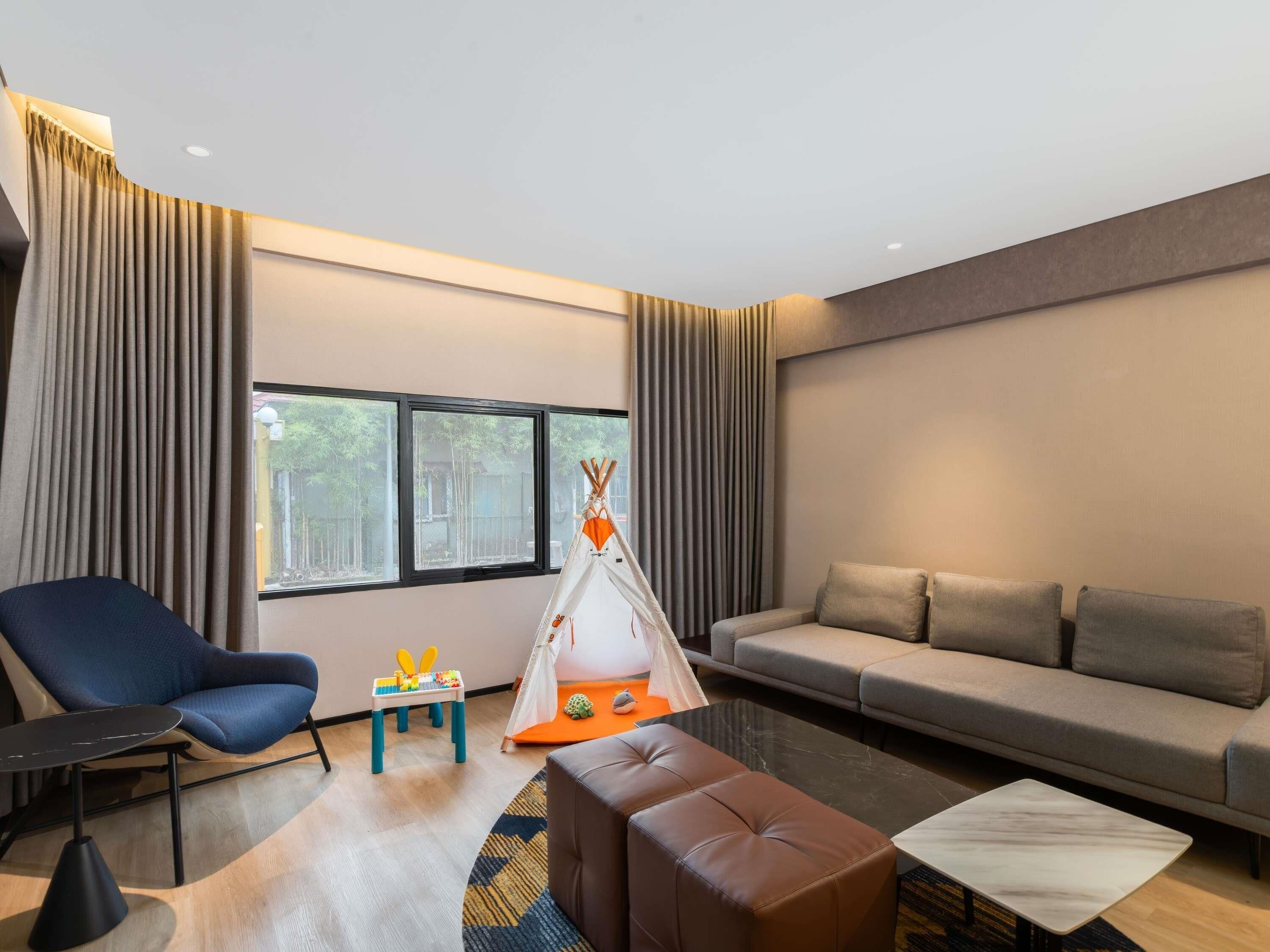 Family Room, 3 Single Beds
