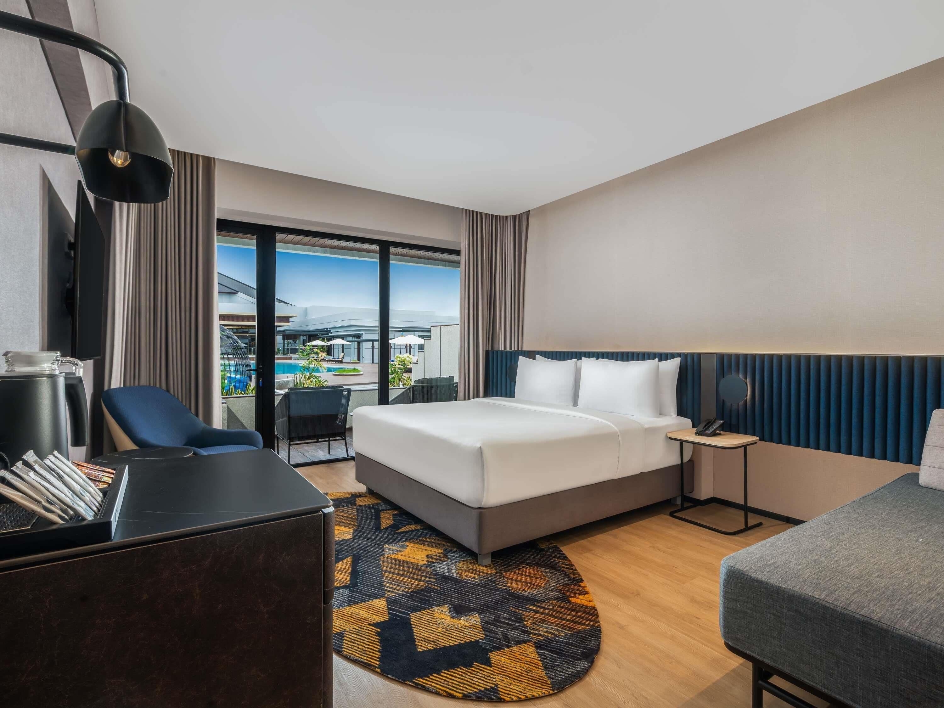 Minibar, desk, iron/ironing board, free WiFi