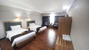 Kamar Double atau Twin Standar, pemandangan kota | Minibar, meja kerja, setrika/meja setrika, dan Wi-Fi gratis