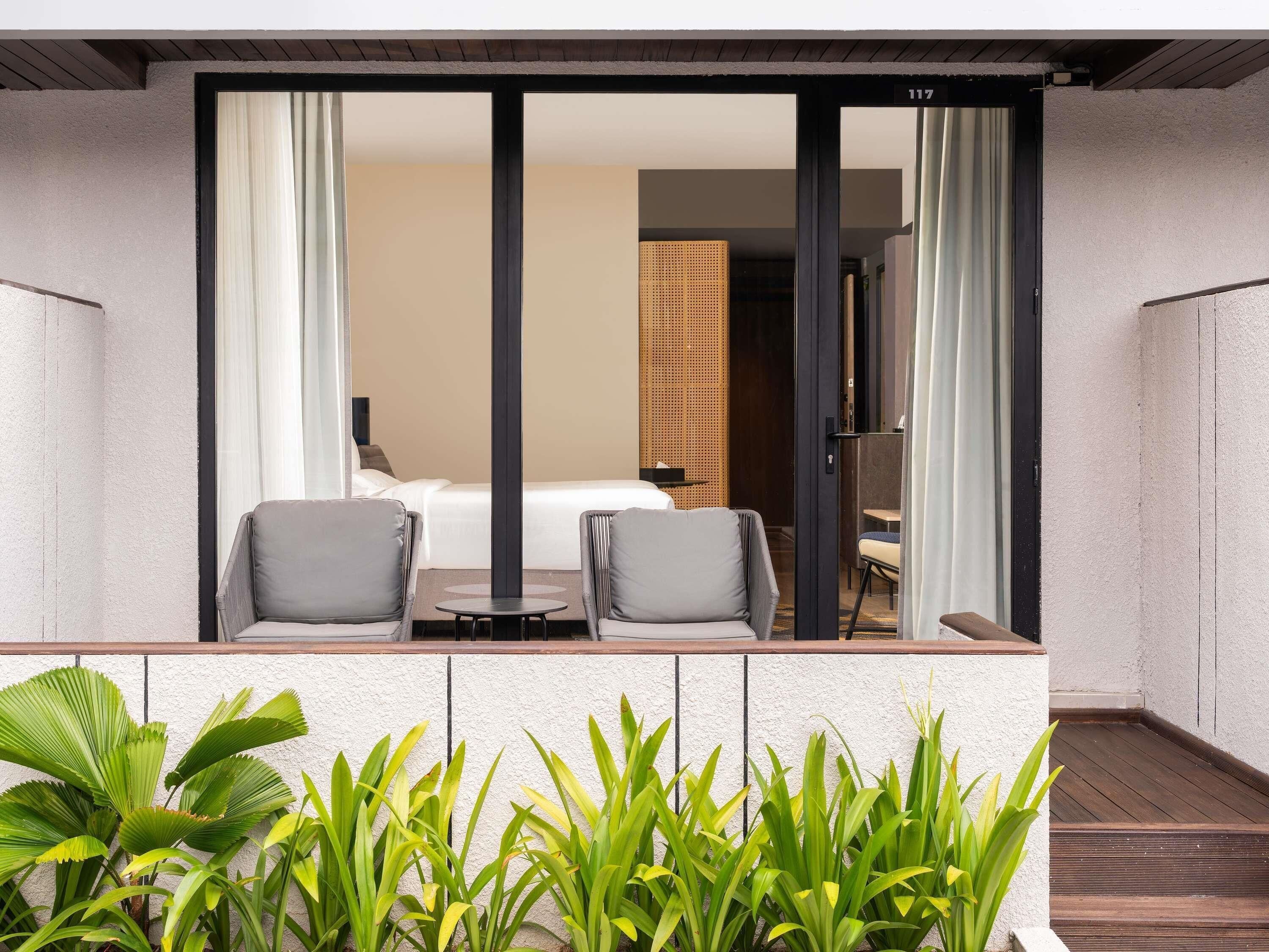 Minibar, desk, iron/ironing board, free WiFi