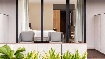 Minibar, desk, iron/ironing board, free WiFi