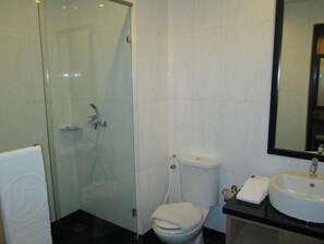 Bathroom - Kini Pontianak (Pontianak)