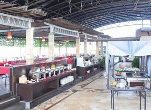 Outdoor dining - Grand Victoria Samarinda (Samarinda)