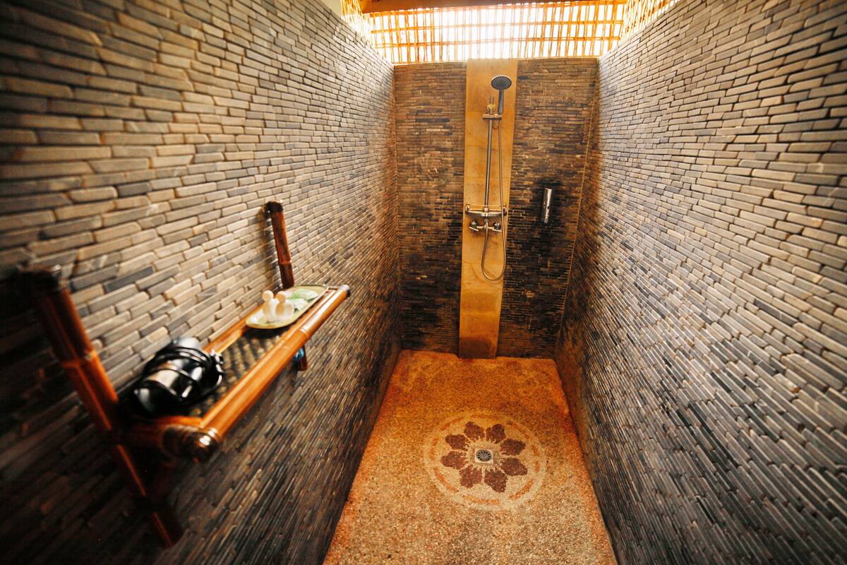 romantic bungalow, garden view | bathroom shower