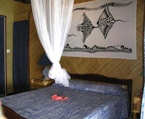 Standard Bungalow, 1 Double Bed, Garden View | In-room safe, individually decorated, blackout curtains - Village Temanuata (Bora Bora)