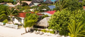 泰马努亚塔村庄酒店