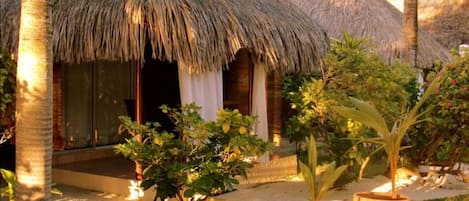 Bungalow Standard, 1 lit double, vue jardin | Terrasse/Patio