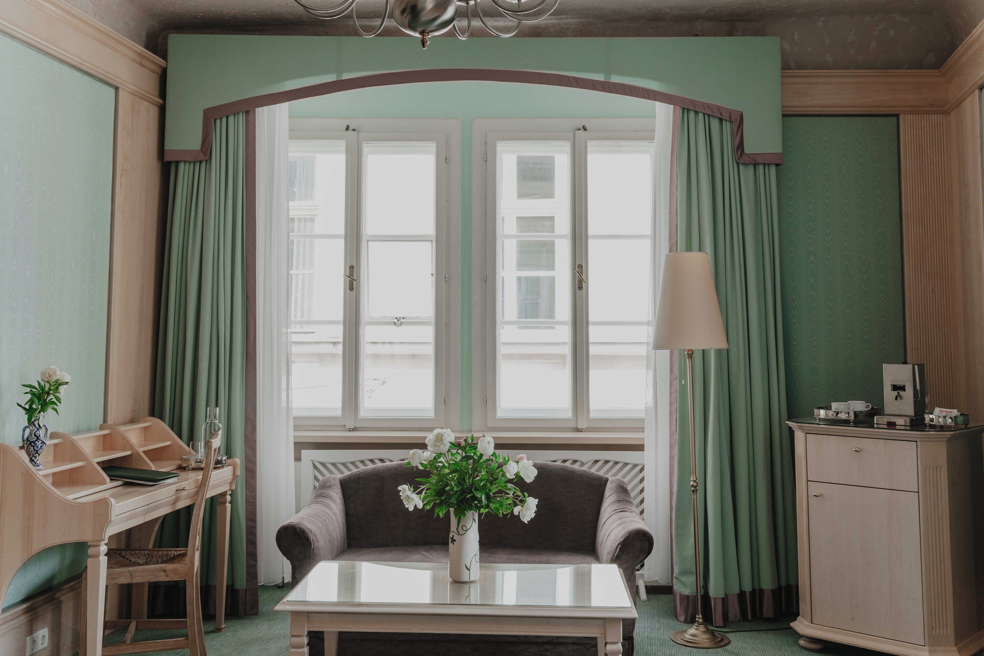 Double Room | Minibar, in-room safe, WiFi (free), individually decorated
