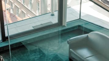 Studio Suite, City View (Penthouse) | Minibar, in-room safe, free WiFi, individually decorated